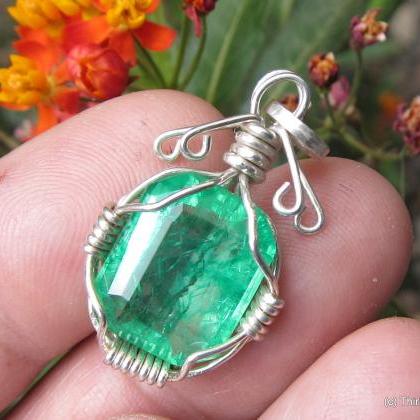 emerald pendant emerald necklalce e..