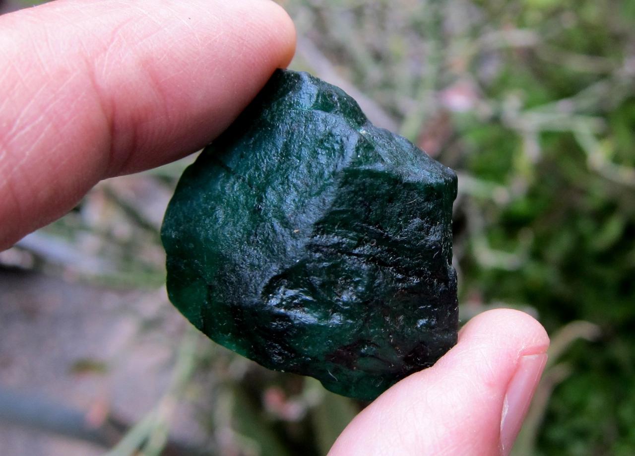 Emerald Raw Emerald Rough On Luulla
