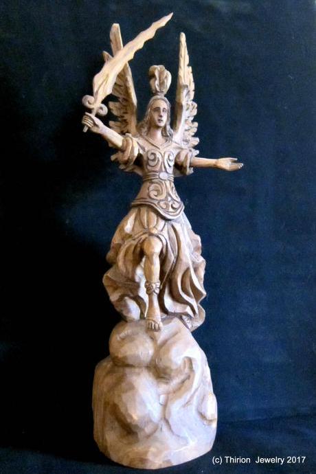 Santa madera de Saint michel escultura de madera